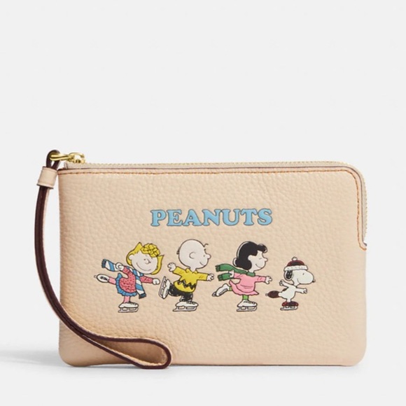 RARE Coach x Peanuts Friends Wristlet - Picture 8 of 8